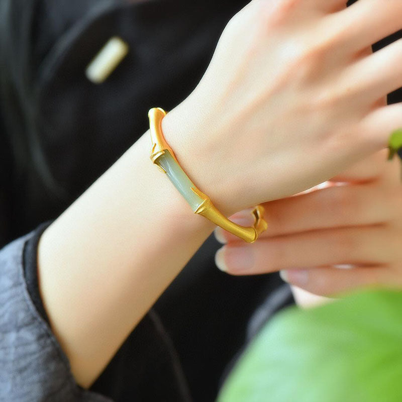 Natuurlijke bamboe blad steenarmband met smaragd en jade