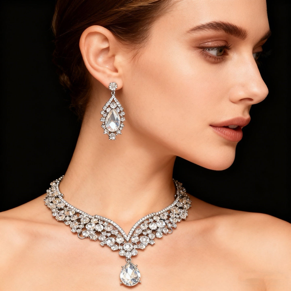 Heldere ketting oorbelset met kristal en diamant