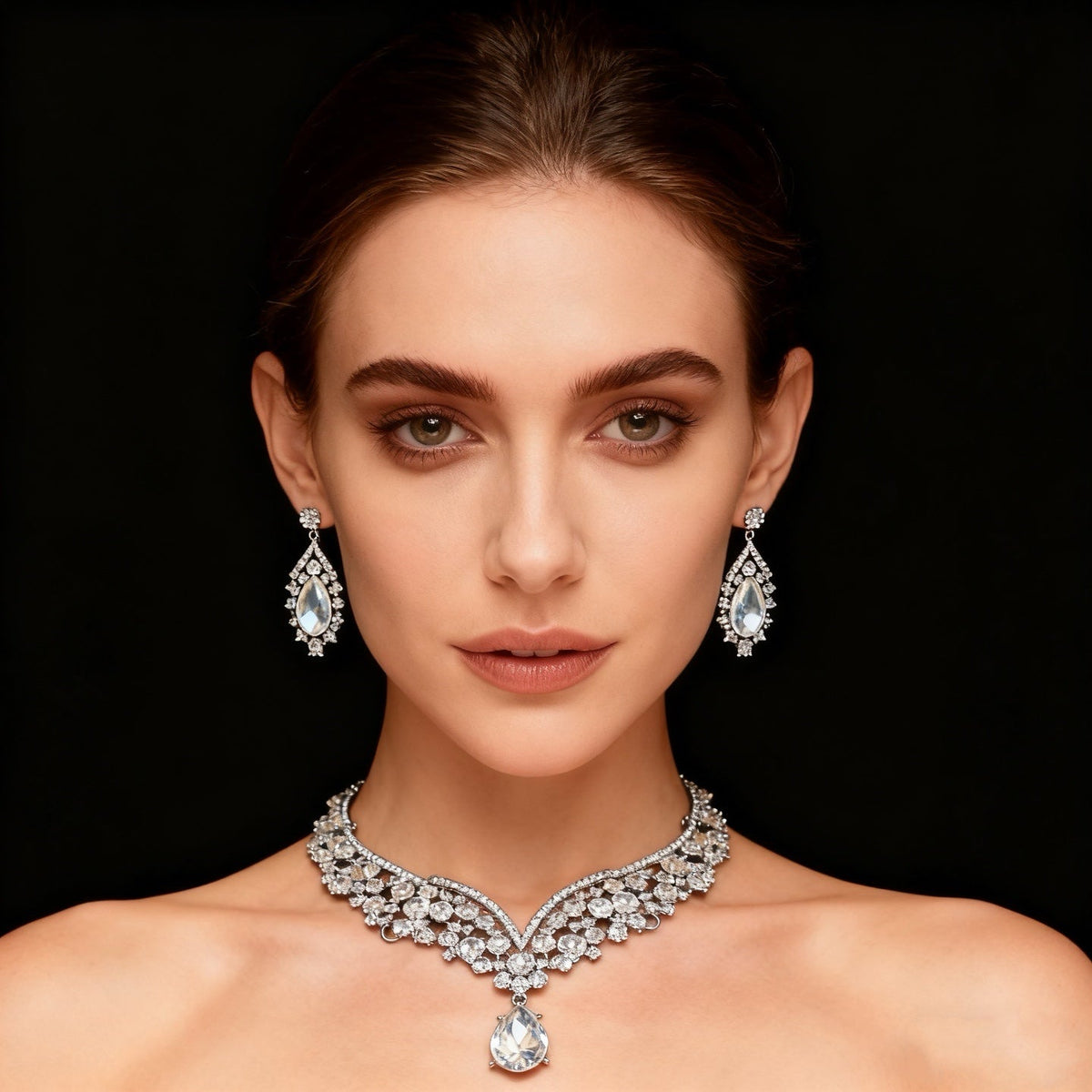 Heldere ketting oorbelset met kristal en diamant