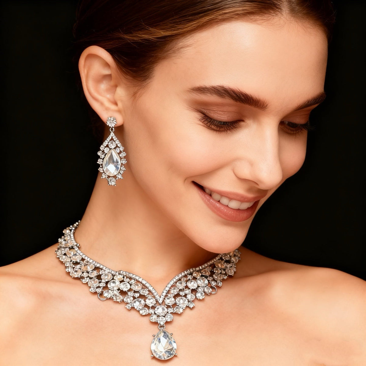 Heldere ketting oorbelset met kristal en diamant