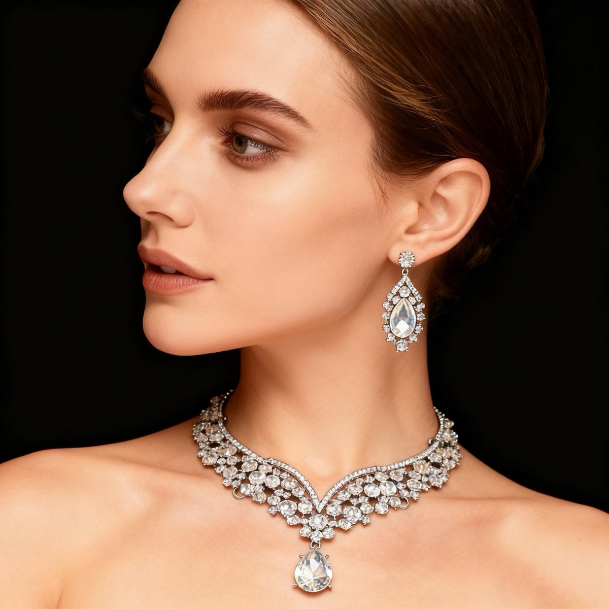 Heldere ketting oorbelset met kristal en diamant