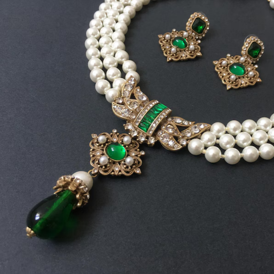 Groene vintage ketting oorbellenset met agaat en parel