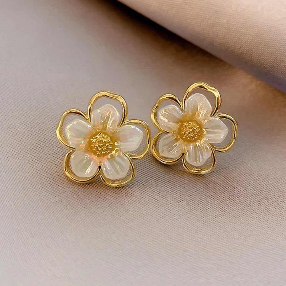Witte schattige bloemoorbellen