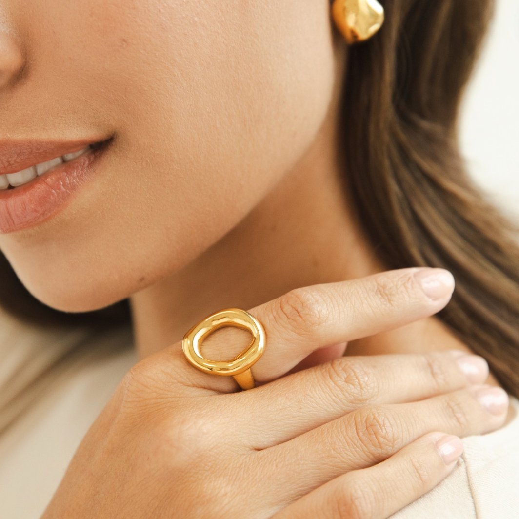 Vina gesmolten gouden ring